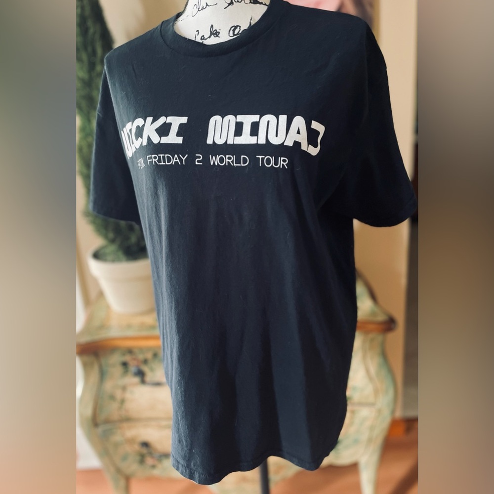 “NICKI MINAJ” - “PINK FRIDAY 2 WORLD TOUR” UNISEX T-SHIRT SIZE L